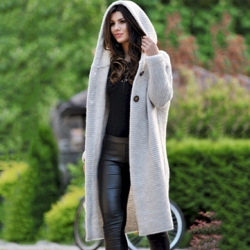 "Damen Cardigan mit Kapuze in gedeckten Farben, ideal für Herbst/Winter, aus Baumwoll-Polyester für Komfort und Wärme."