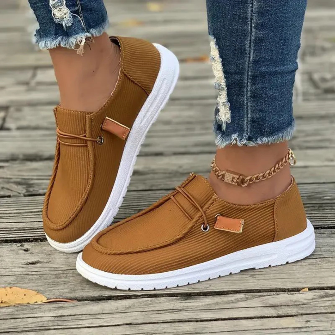 "Damen Schlupfschuhe Sommer, leicht und vielseitig in verschiedenen Farben, atmungsaktives Material, ideal für Alltag."