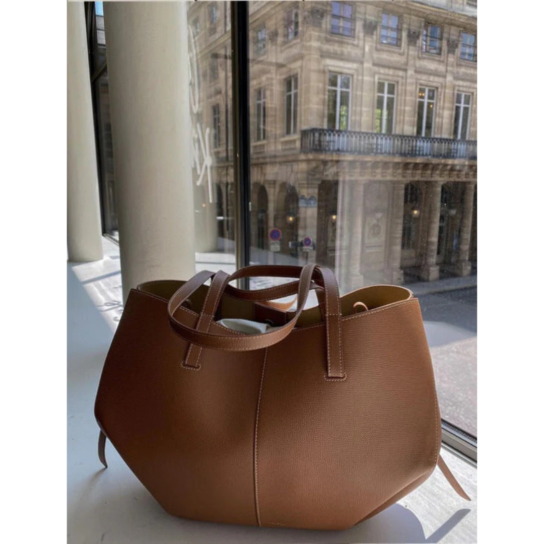 "Damen Vintage Schultertasche: klassische Eleganz, geräumig, zeitloses Design, vielseitig für Alltag und Reisen."