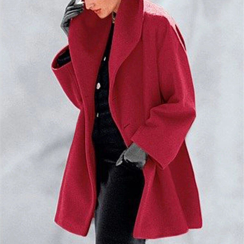 Damen-Wollmantel mit breitem Kragen in elegantem Design, ideale Wärme für den Winter, vielseitig kombinierbar.