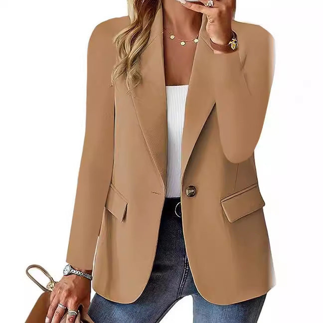 "Damenblazer in Frontansicht, eleganter Schnitt, klassisches Design, vielseitig für Büro und formelle Anlässe"