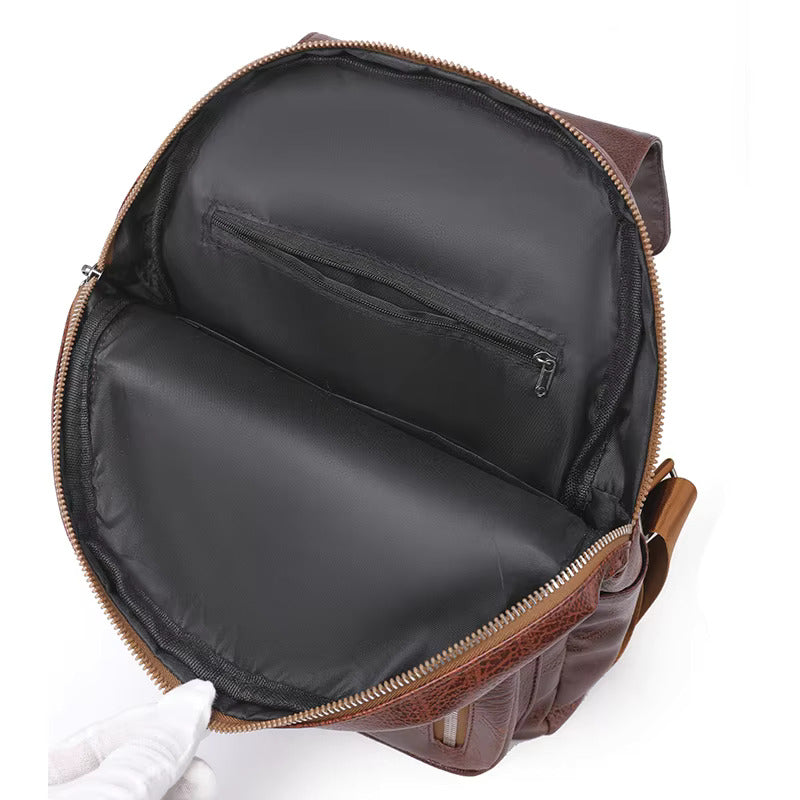 Diebstahlsicherer Lederrucksack für Damen, elegant in Braun, mit verstellbaren Trägern und robusten Reißverschlüssen.