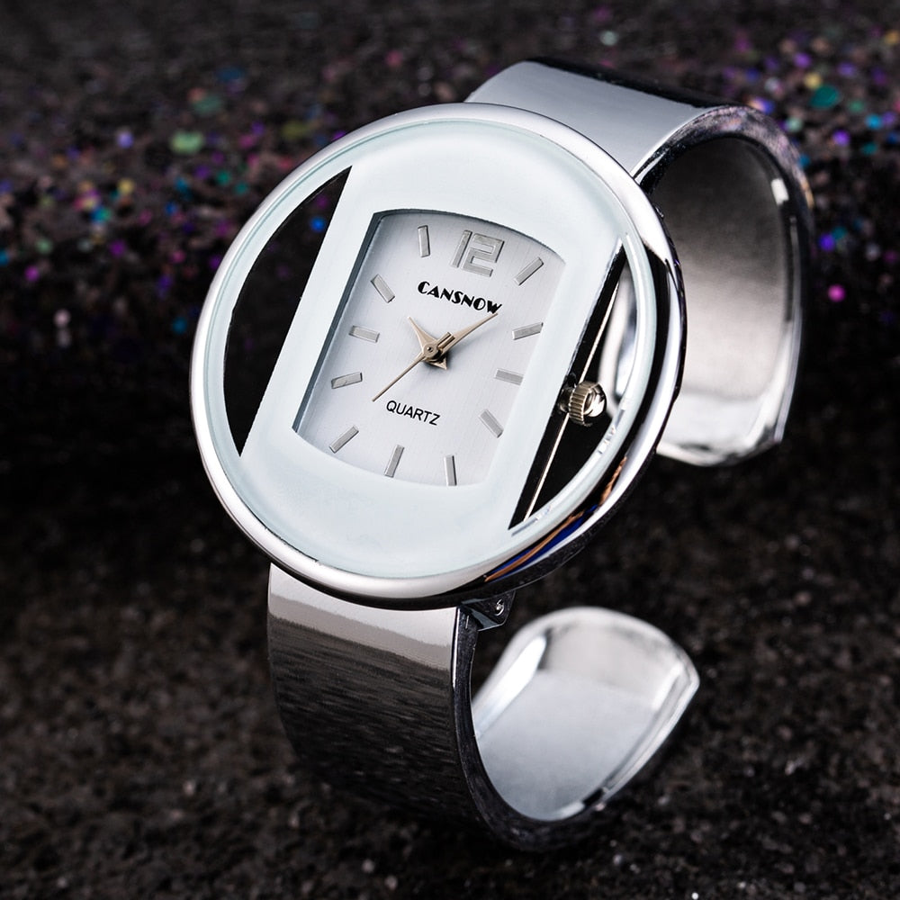 Elegante Herbst Armbanduhr für Damen mit klassischem Design und hochwertigem Metallgehäuse, perfekt für stilvolle Outfits.