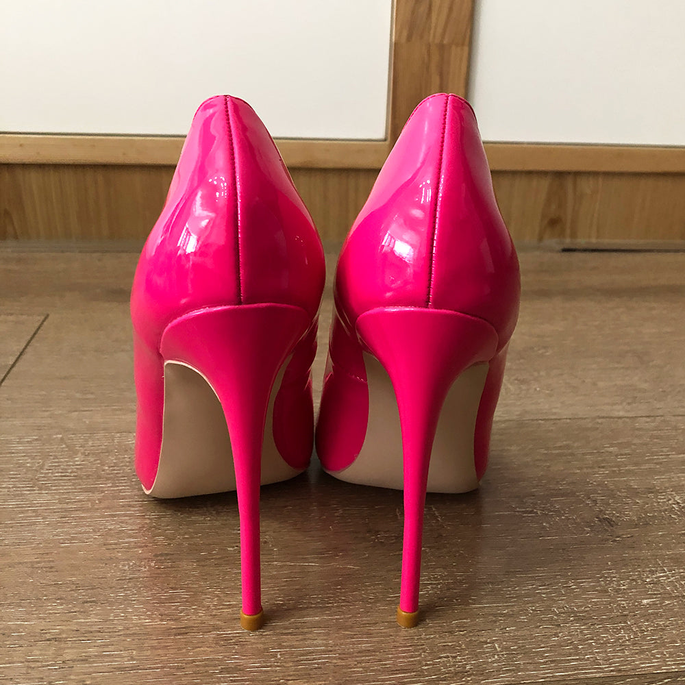 Elegante Stiletto-Pumps aus Lackleder mit spitzer Zehenpartie, hohe Absätze, ideal für elegante Anlässe oder glamouröse Outfi