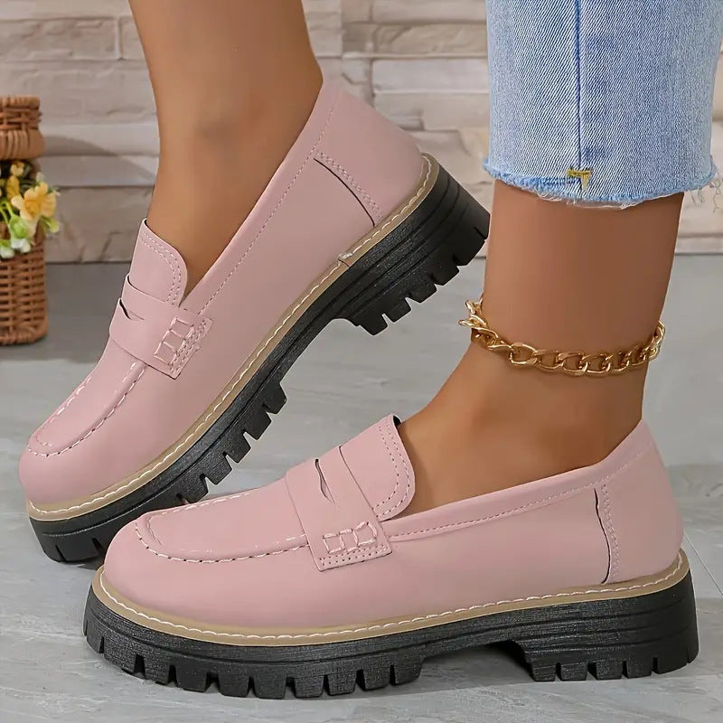 Elegante orthopädische Komfort-Slipper, beige Farbe, gepolsterte Sohle, rutschfest, ideal für stilvolle Alltagskleidung.