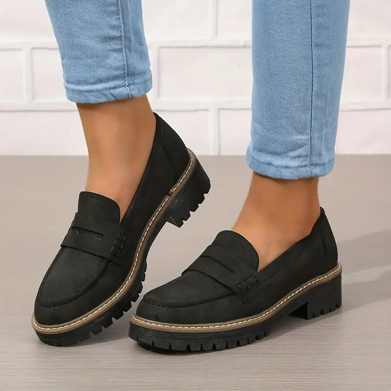 Elegante orthopädische Komfort-Slipper, beige Farbe, gepolsterte Sohle, rutschfest, ideal für stilvolle Alltagskleidung.