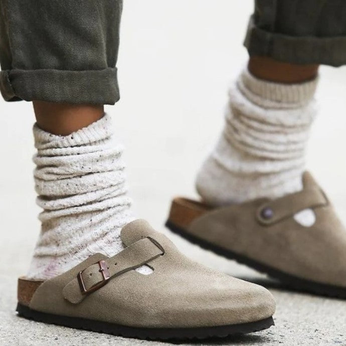 Elegante vegane Sandale für Damen in Beige, umweltfreundlich, mit ergonomischem Design. Perfekt für Alltag und Freizeit.