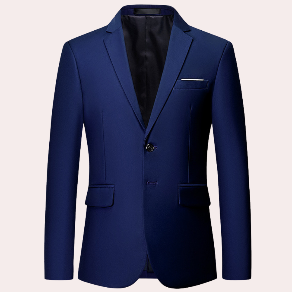 Eleganter Herrenblazer, schlanker Schnitt, Vorderansicht, zeitloses Design, vielseitig für Büro und formelle Anlässe.