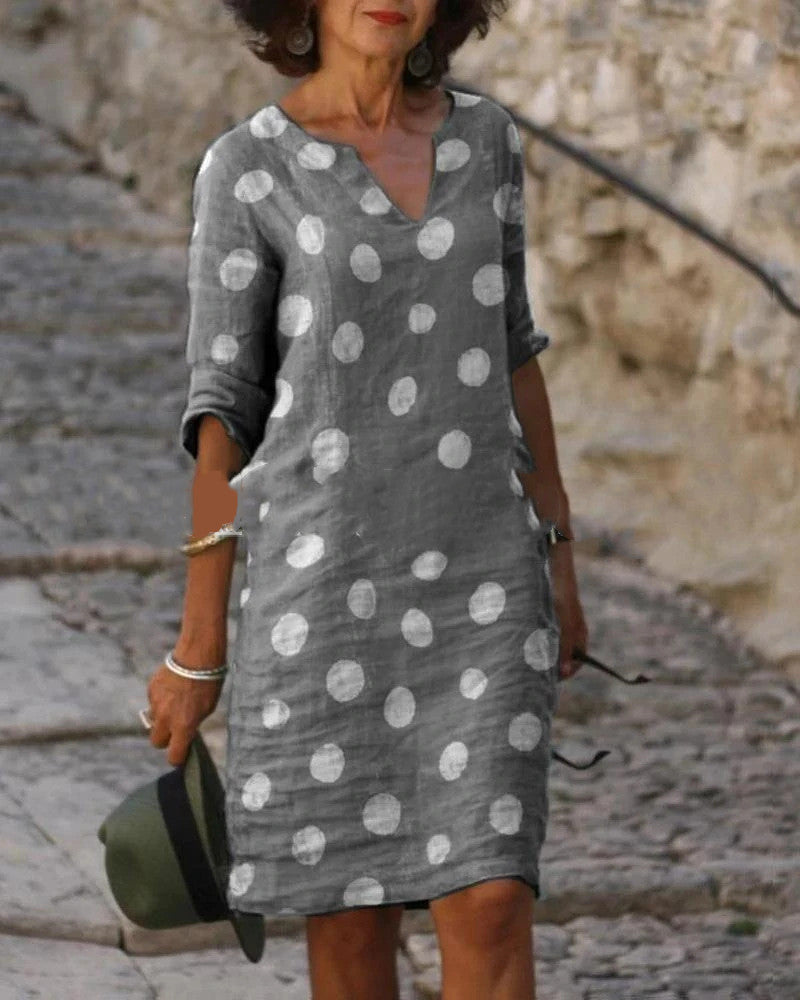 "Elegantes Damen Freizeitkleid, bequem und stilvoll, ideal für jeden Anlass, in hochwertigen Stoffen, schlichtes Design"