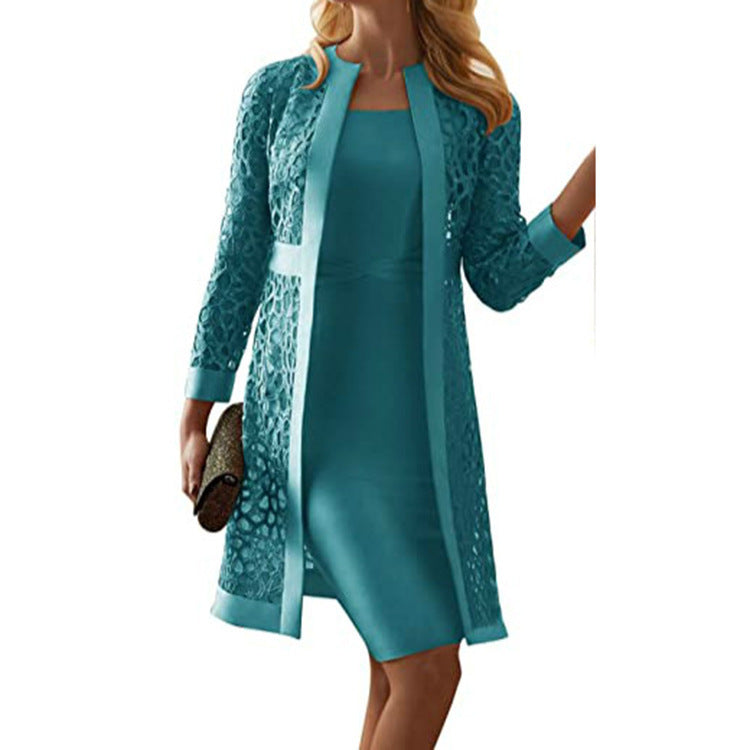 Elegantes Deux-Pièces Spitzenkleid, zarte Spitze, femininer Stil, perfekt für elegante Anlässe, edler Look, Damenmode.