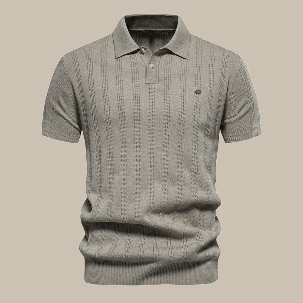 Elegant Merino herrepolo i lys grå, en stilig klassiker med høy komfort, perfekt for enhver anledning.