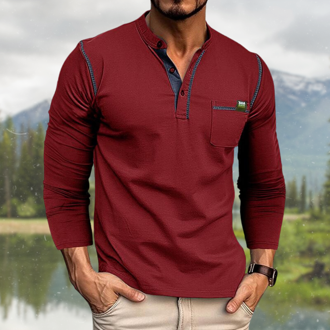 "Grünes langärmeliges Herren-Poloshirt mit elegantem Henley-Kragen, feinen Nähten und strukturiertem Stoff für Komfort."