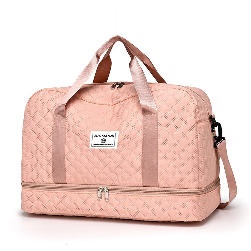 Große faltbare Reisetasche mit Rautenmuster aus wasserabweisendem Nylon, ideal für Kurztrips und geordnetes Packen.