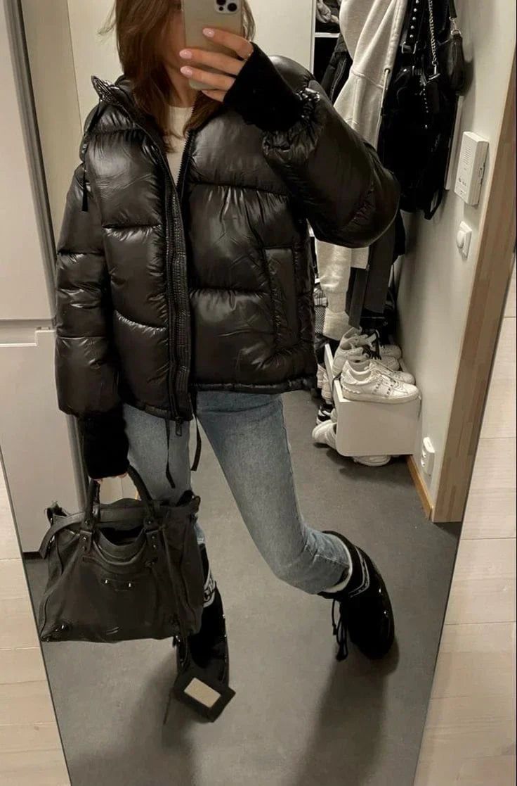 "Klassische Pufferjacke für Damen in trendigen Farben, warmes Design, stilvolle Eleganz und hervorragender Kälteschutz."