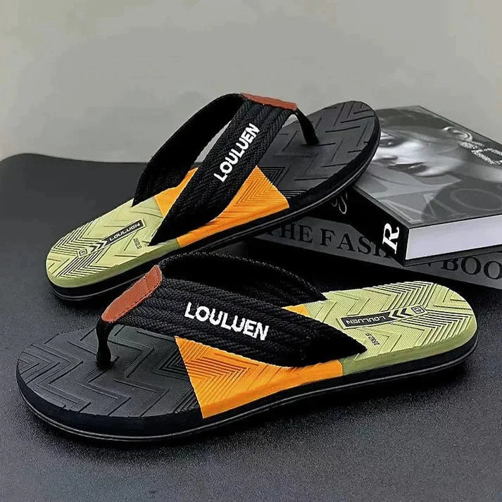 "Komfortable, ergonomische Damen-Flip-Flops für den Strand, in Himmelblau mit umweltfreundlichen Riemen und elegantem Design.