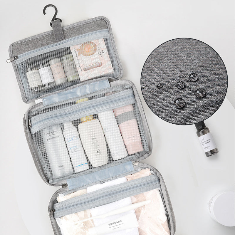 "Kompakter, wasserabweisender Reise-Kosmetik-Organizer mit Hanf-Optik, 4 Fächern, transparenten Seiten und Haken."