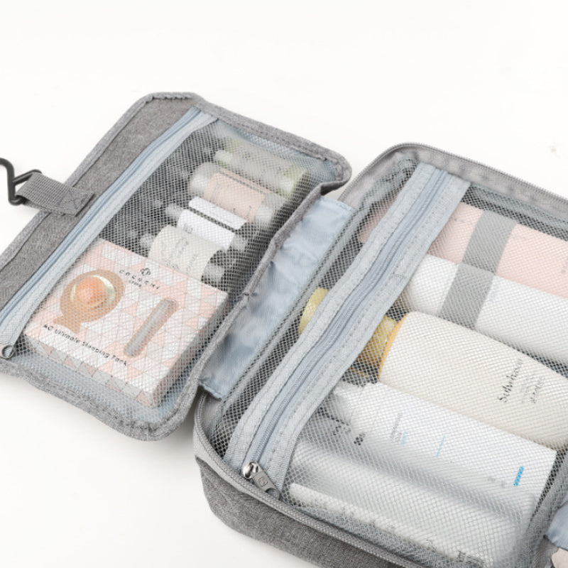 "Kompakter, wasserabweisender Reise-Kosmetik-Organizer mit Hanf-Optik, 4 Fächern, transparenten Seiten und Haken."
