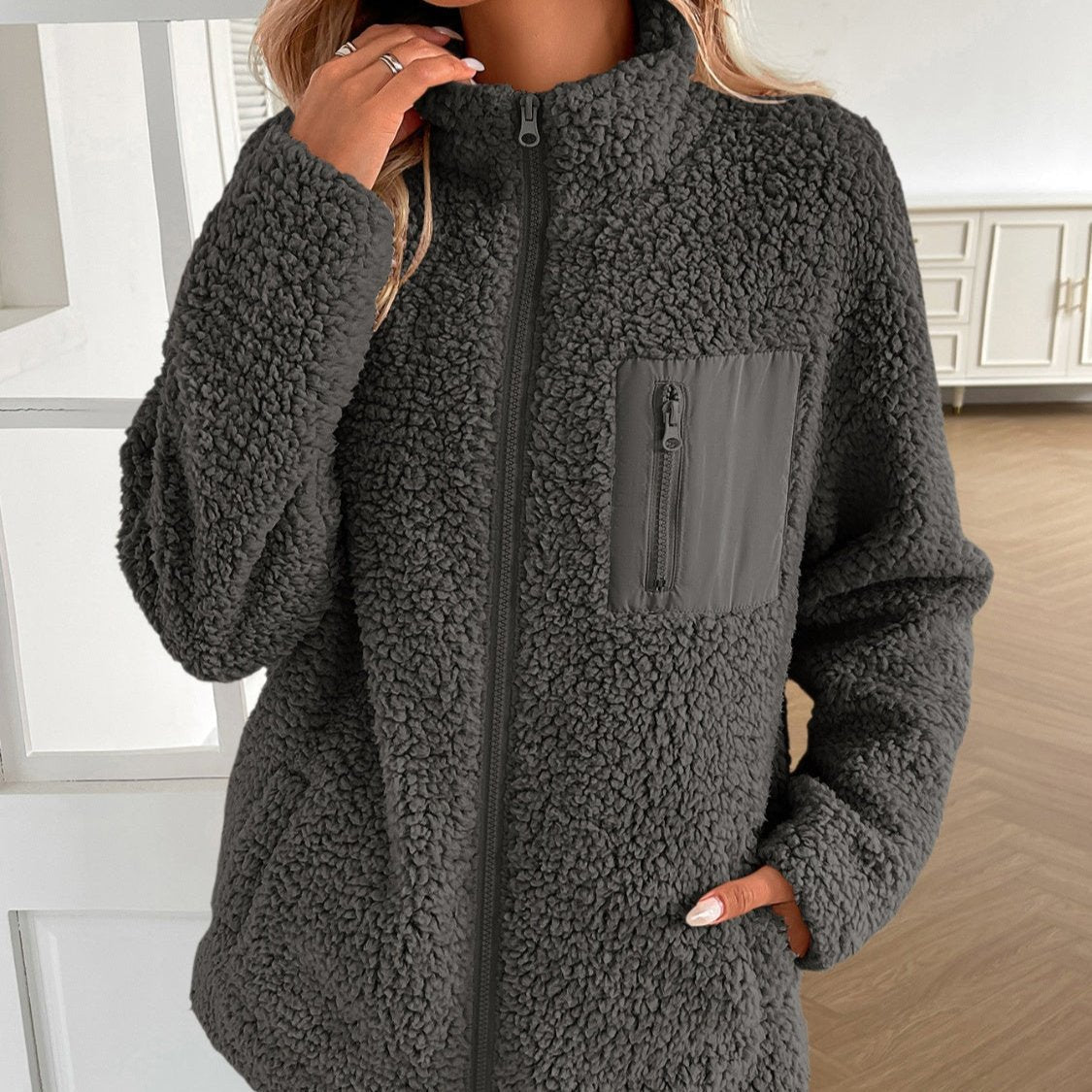 "Lässige Winter Zip-Up Fleecejacke für Damen, kuschelig, stilvoll mit Reißverschluss, ideal für kalte Tage und Alltag."