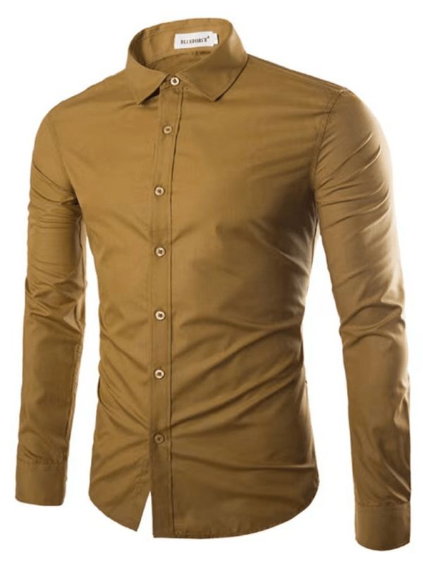 "Lässiges, bügelfreies Slim Fit Herrenhemd aus komfortablem Material, ideal für elegantes und vielseitiges Styling."