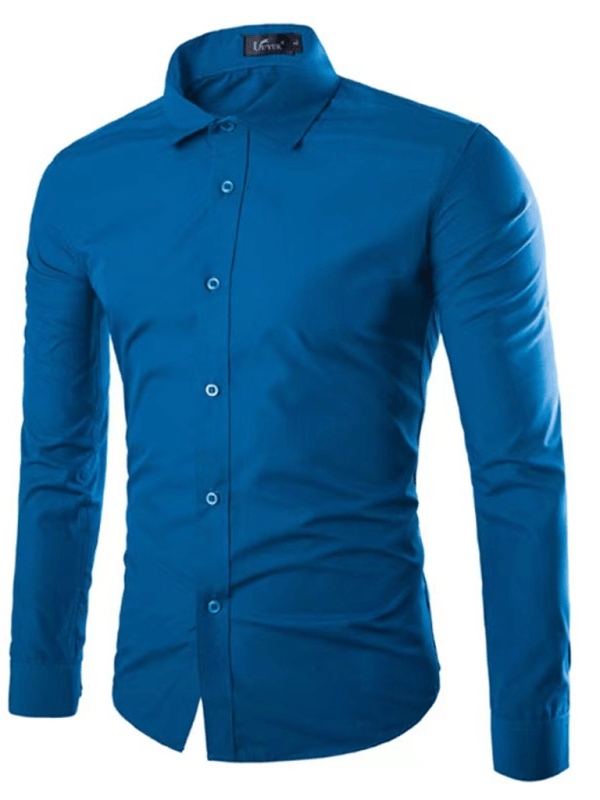 "Lässiges, bügelfreies Slim Fit Herrenhemd aus komfortablem Material, ideal für elegantes und vielseitiges Styling."