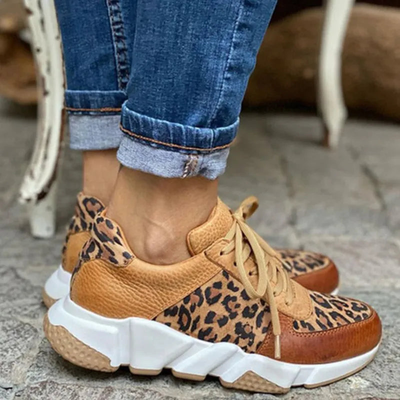 "Modische Leoparden Sneakers für Damen mit dicker vulkanisierter Sohle, ideal für den Herbst, aus robustem PU-Leder."