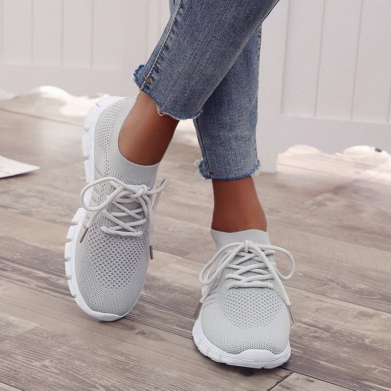 Orthopädische Damensneaker grau, ergonomisch, aus Kunstleder, stilvoll und komfortabel für täglichen Gebrauch.