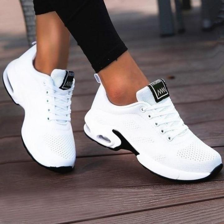 "Orthopädische Turnschuhe für Damen, komfortabel und stilvoll, in diversen Farben, ideal für täglichen Gebrauch."