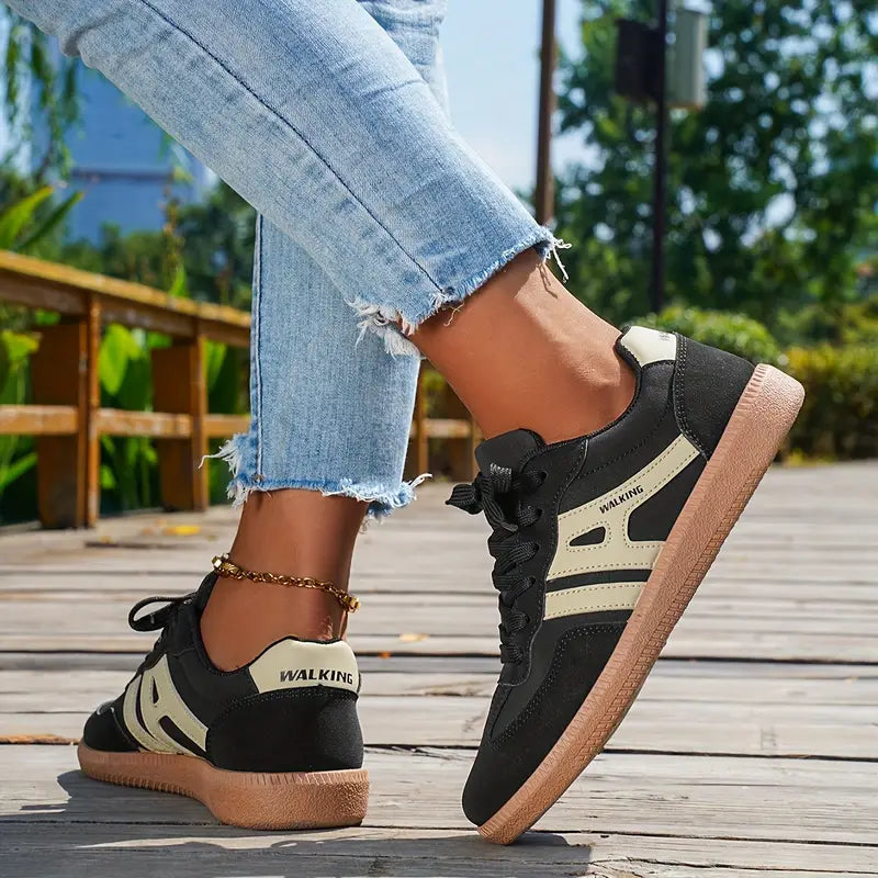 "Retro Sneaker Damen, Vintage Stil, schwarz-weiß, klassisches Design mit gepolsterter Sohle, maximaler Komfort"