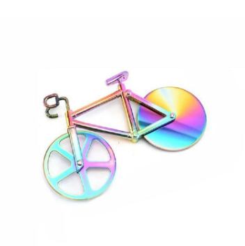 "RollCut Fahrrad-Pizzaschneider mit Edelstahlklingen und einzigartigem Design, farbenfrohes Mini-Fahrrad-Look."