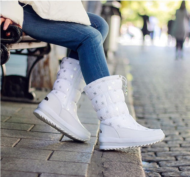 Rutschfeste wasserdichte Winterstiefel mit flauschigem Innenfutter, ideales modisches Damen-Schuhwerk für kalte Tage.