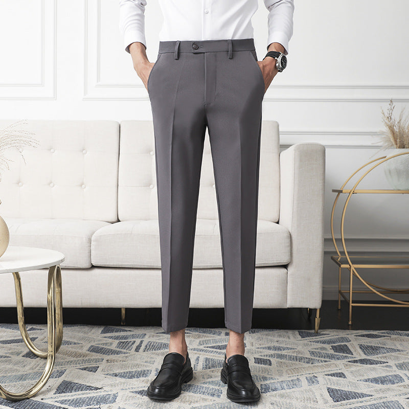 "Slim Fit Herrenhose in klassischem Stil, schmaler Schnitt, vielseitige Farben, ideal für den modernen Look."