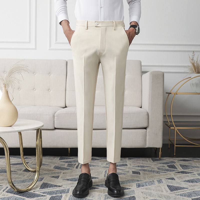 "Slim Fit Herrenhose in klassischem Stil, schmaler Schnitt, vielseitige Farben, ideal für den modernen Look."