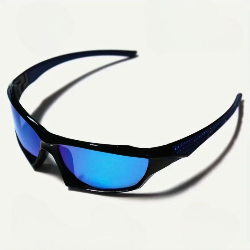 "Stilvolle Sonnenbrille für Herren mit maximalem UV-Schutz und zeitlosem Design in klassischem Schwarz."