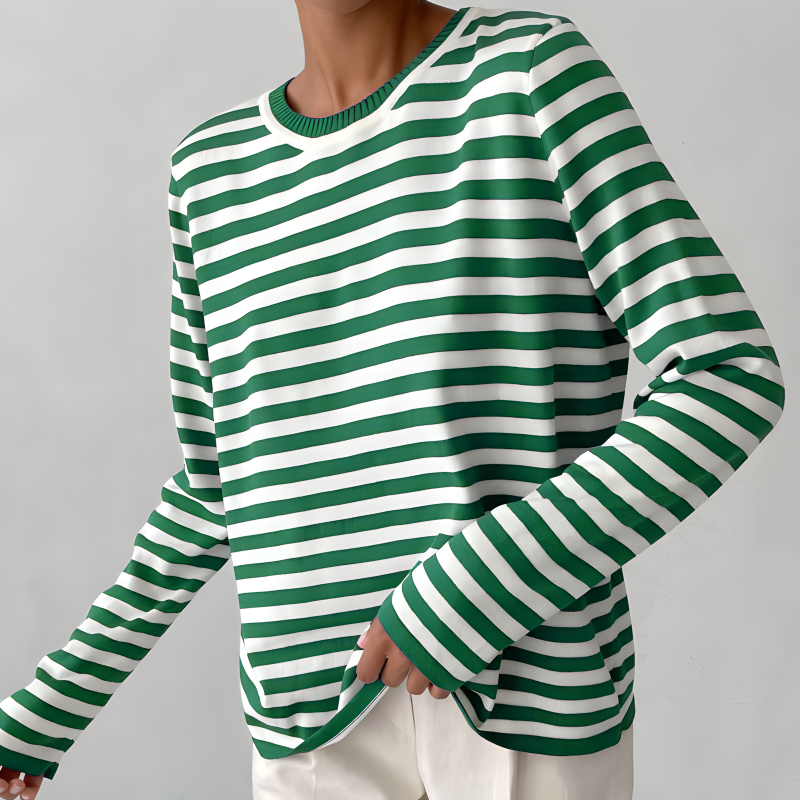 "Stilvolles gestreiftes Damen-T-Shirt aus leichtem Stoff mit eleganten Streifen, ideal für den Sommer und vielseitige Looks."