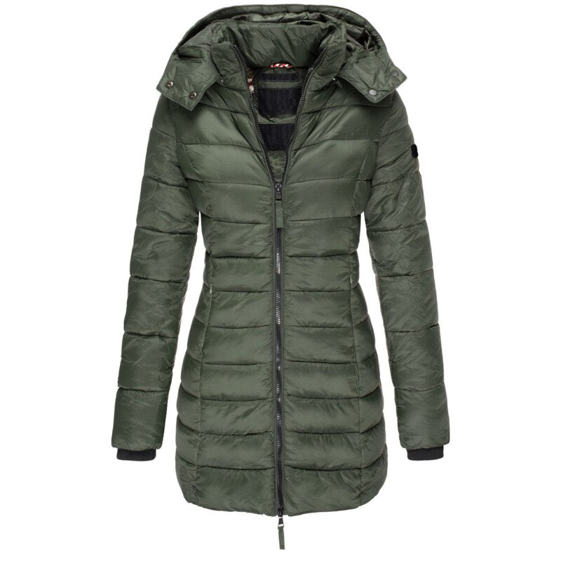Superwarme Damen-Daunenjacke mit Kapuze und Reißverschluss in Rot, isolierend und stilvoll für Herbst- und Wintertage.