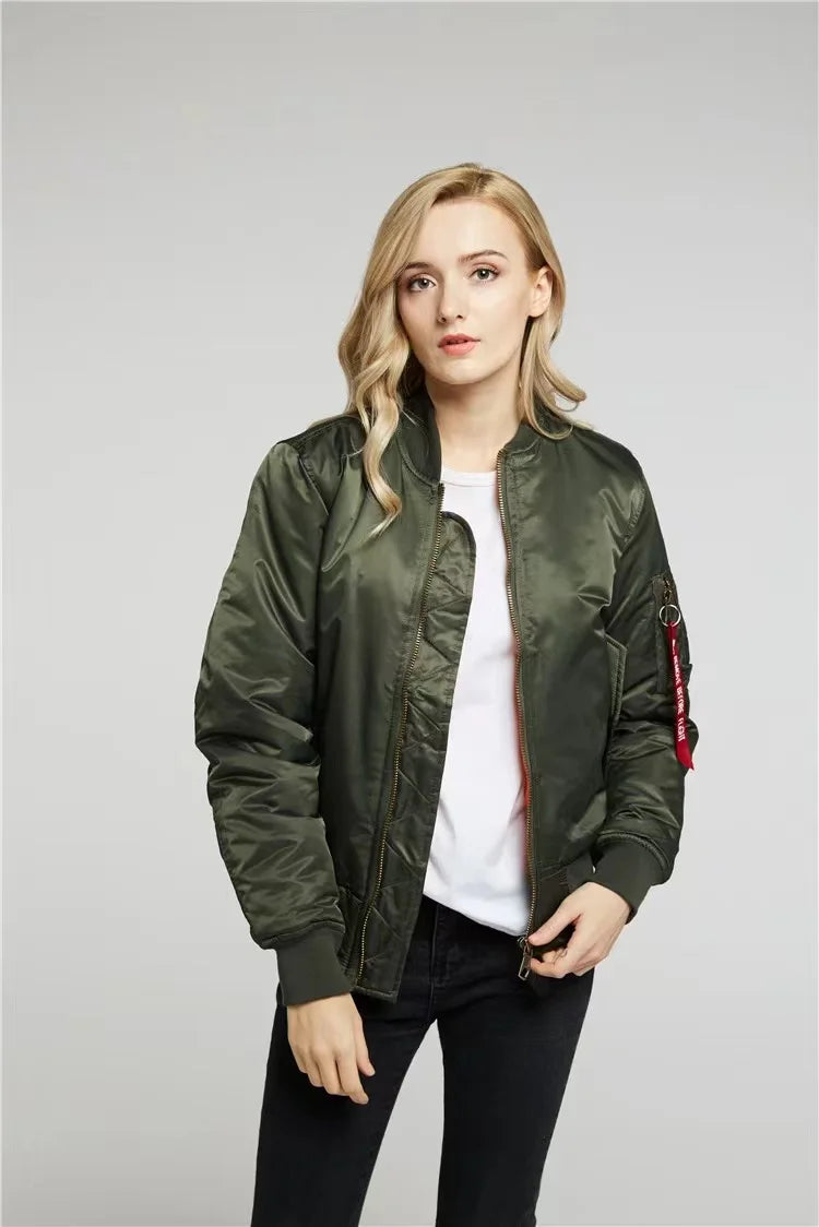 "Unisex Bomberjacke, stilvoll & warm, aus robustem Nylon mit Reißverschluss, ideal für Winter & Outdoor-Aktivitäten."