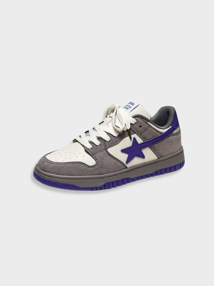 Unisex Skateboard Star Sneakers, lila mit Sternenmuster, urbanes Design, trendige Straßenschuhe für alle Geschlechter.