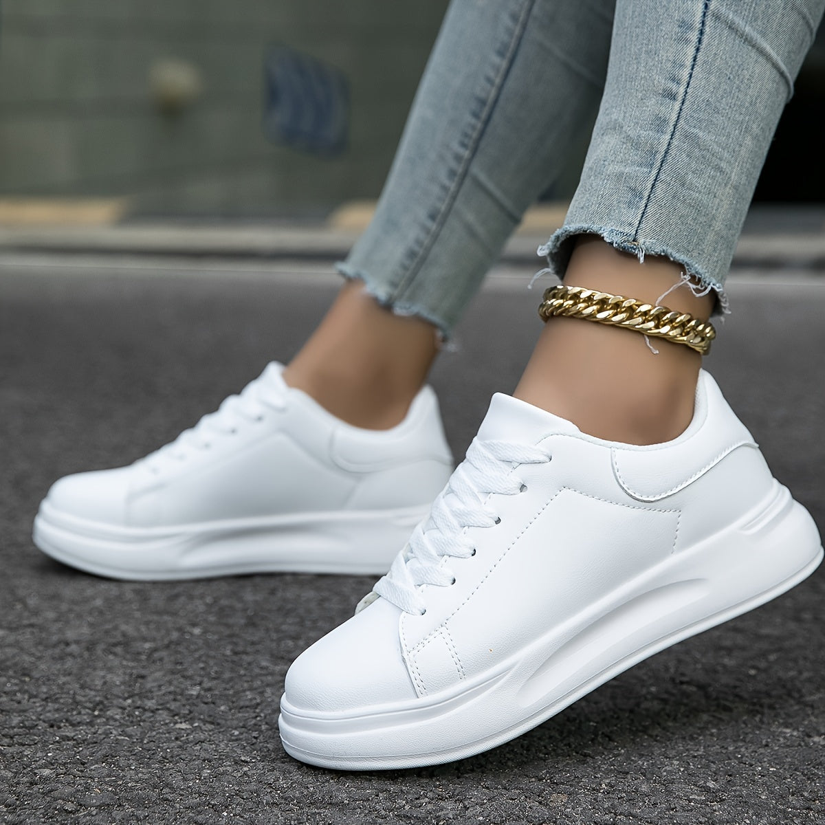 Hvite skinn-sneakers