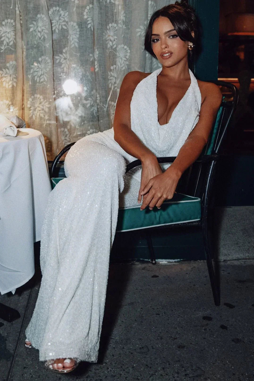 "Weiter Overall mit Glitzereffekt, ideal für Komfort und Stil, in verschiedenen Farben erhältlich für Damen"