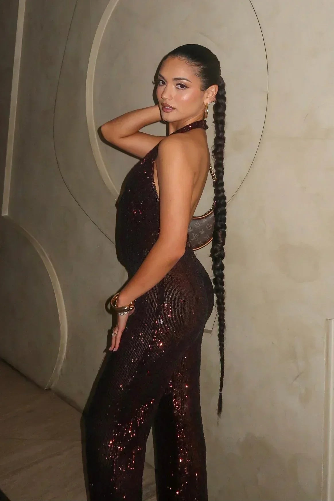 "Weiter Overall mit Glitzereffekt, ideal für Komfort und Stil, in verschiedenen Farben erhältlich für Damen"