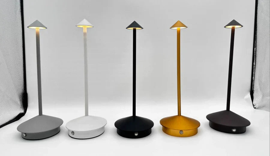 Enkel, minimalistisk LED-stemningslampe; skaper behagelig lys og atmosfære i moderne hjem.