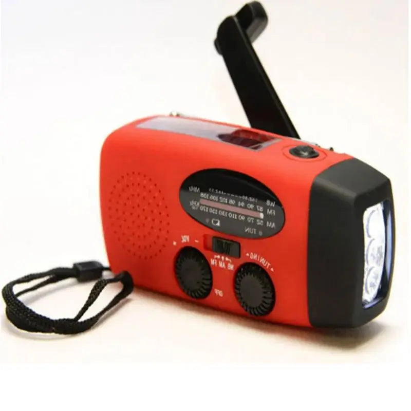 Kompakt bærbar nødradio med AM/FM, integrert LED-lommelykt og powerbank. Ideell for beredskapspakken.