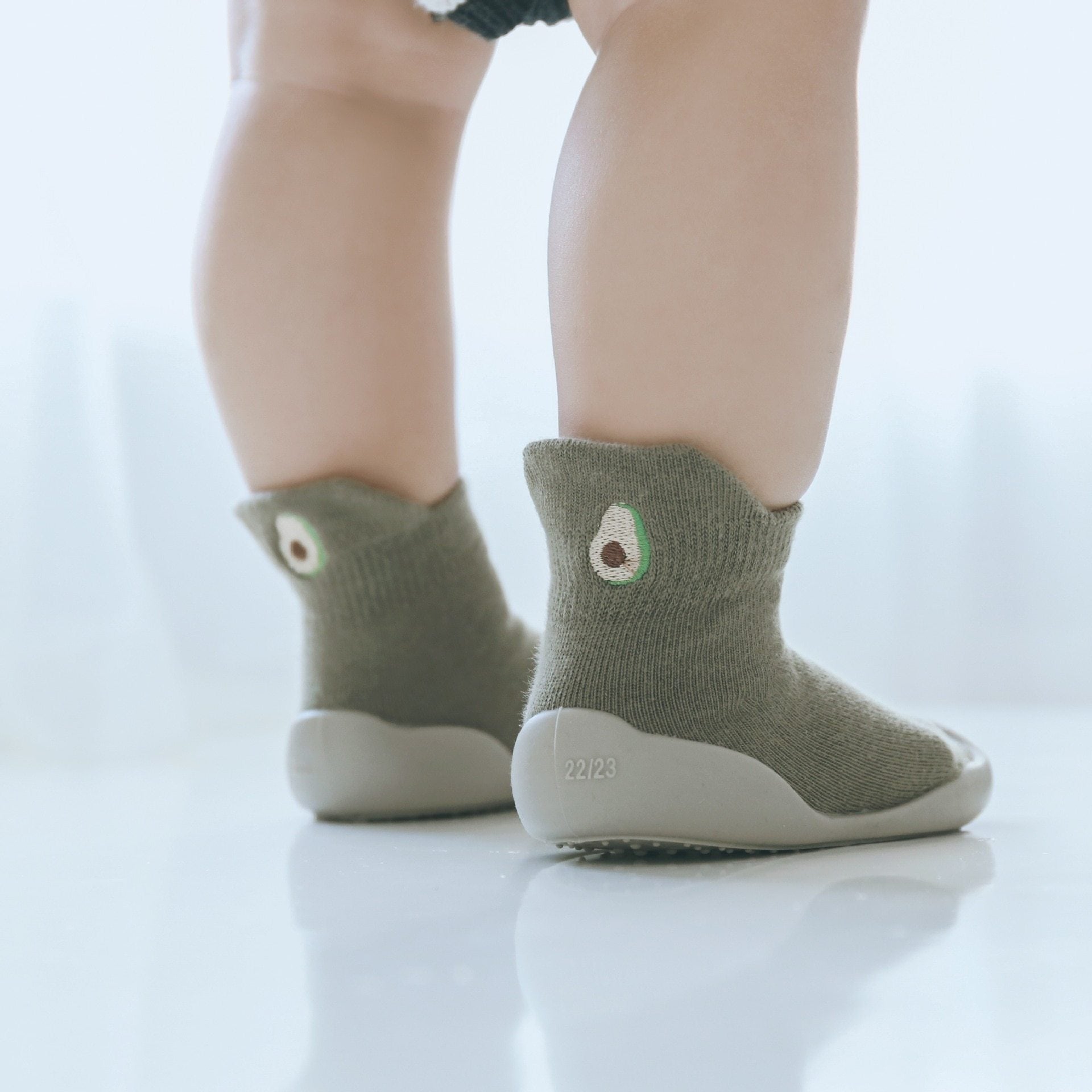 Sklisikre babysko med søtt bjørnedesign, myk bomull, nyfødt-sko.