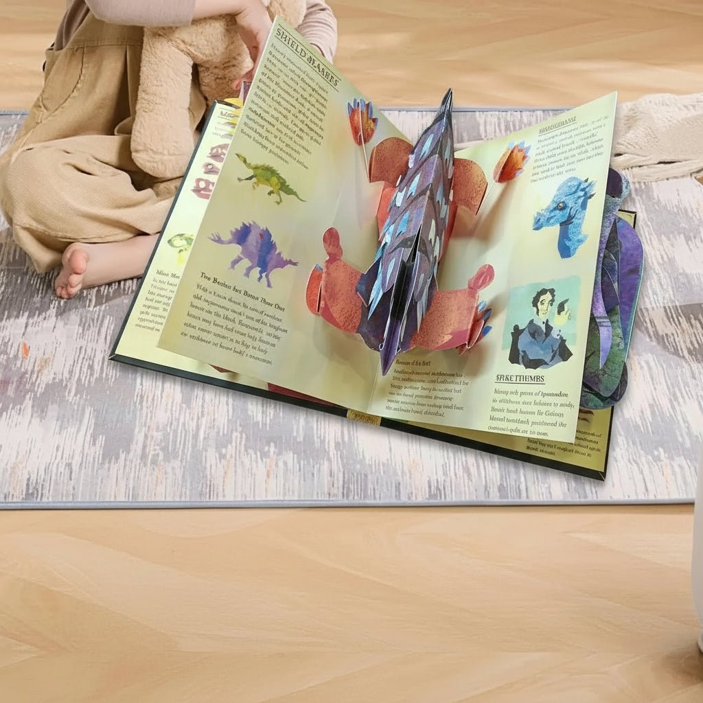 Side fra interaktiv 3D dinosaurbok med fakta og illustrasjoner; engasjerende læring for barn.
