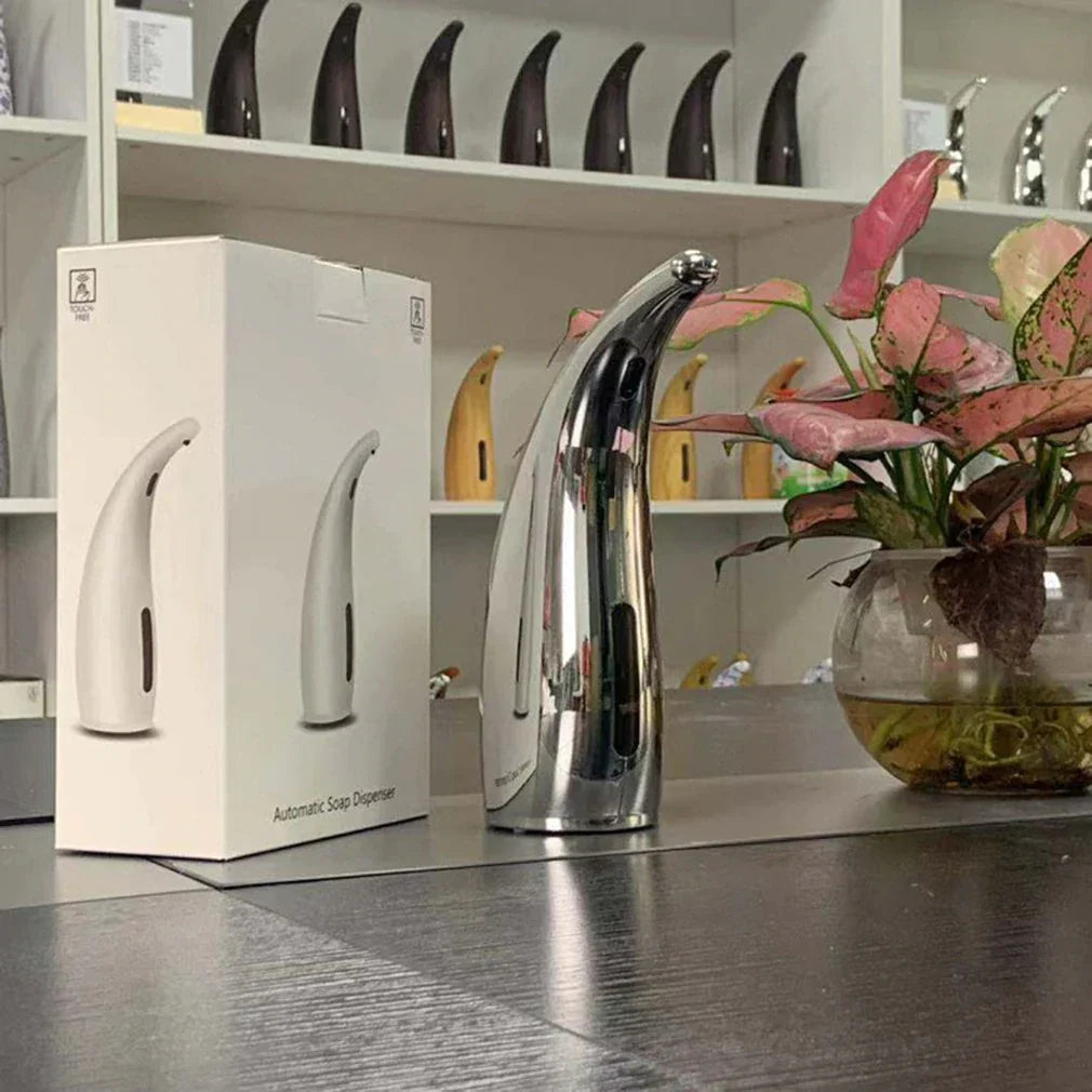 Stilren automatisk såpedispenser med sensor, et moderne dekor for ethvert bad eller kjøkken.