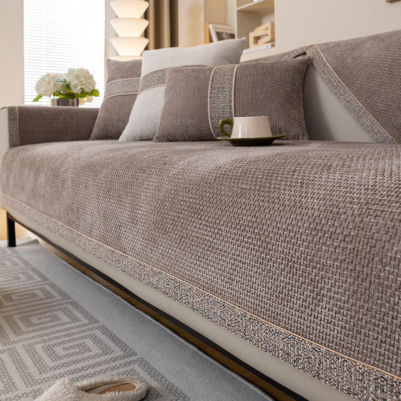 Elegant møbelbeskyttelse for din sofa. Dette vaskbare trekket er kjæledyrvennlig og passer perfekt i ethvert hjem.