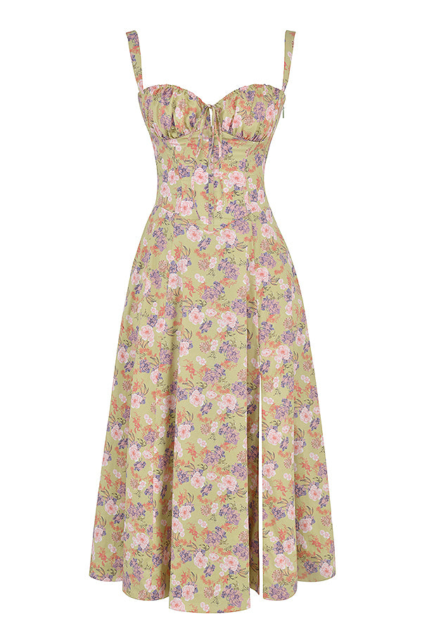 Elegant damekjole med blomstermønster, komfortabel og lett for sommerlige dager.