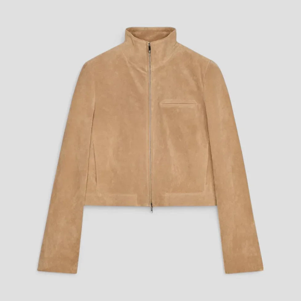 Trendy og uformell kvinnejakke i kort modell med glidelås. Elegant yttertøy for damer.