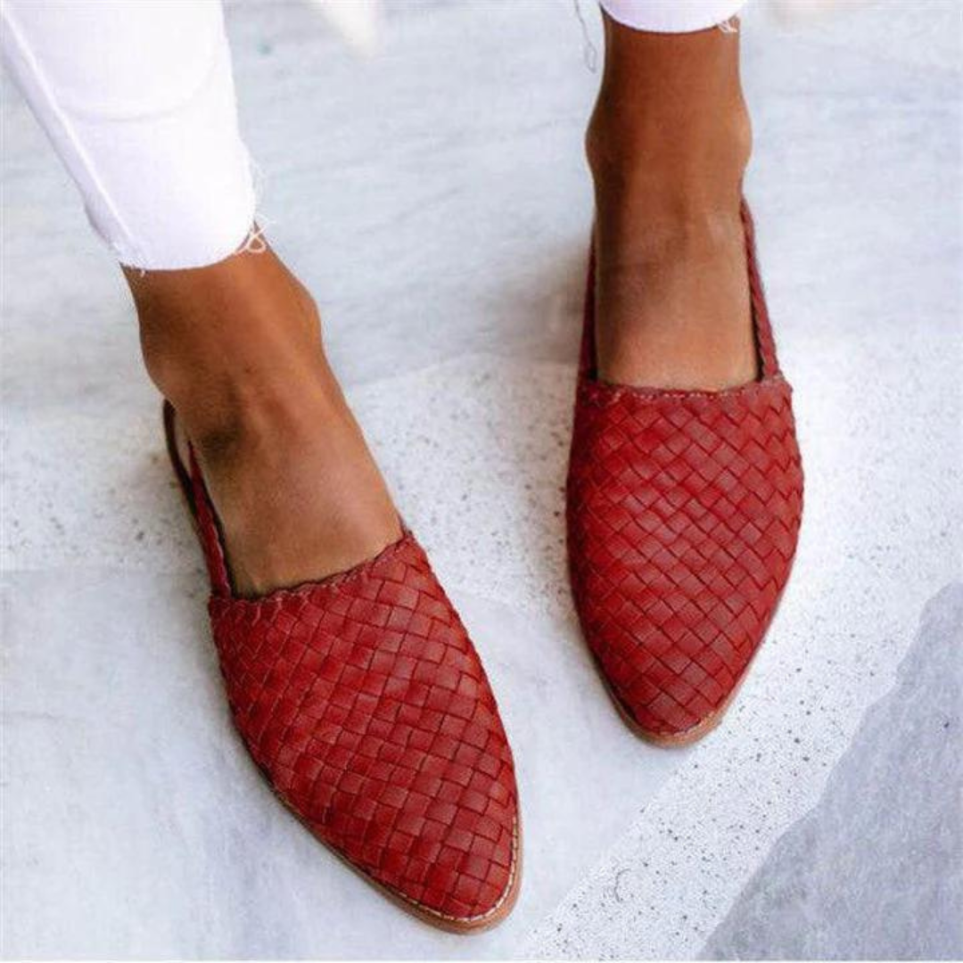 Komfortable flate sommersandaler for kvinner; håndlagde slip-on perfekt for avslappede hverdager.