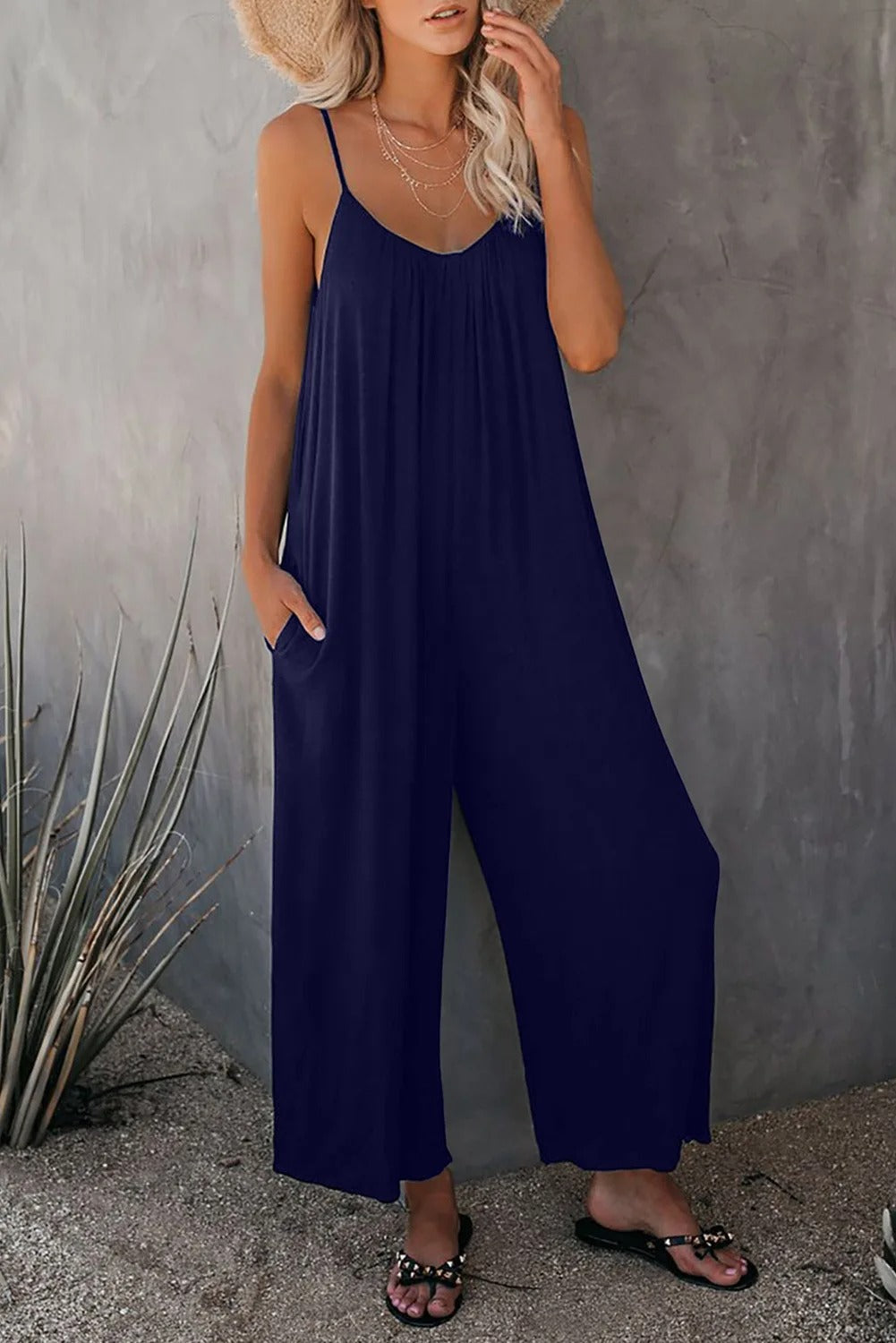Hverdagskomfort: dame jumpsuit, V-hals, løs passform, enkel å style.